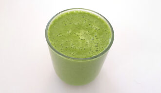 Spinach banana almonds smoothie